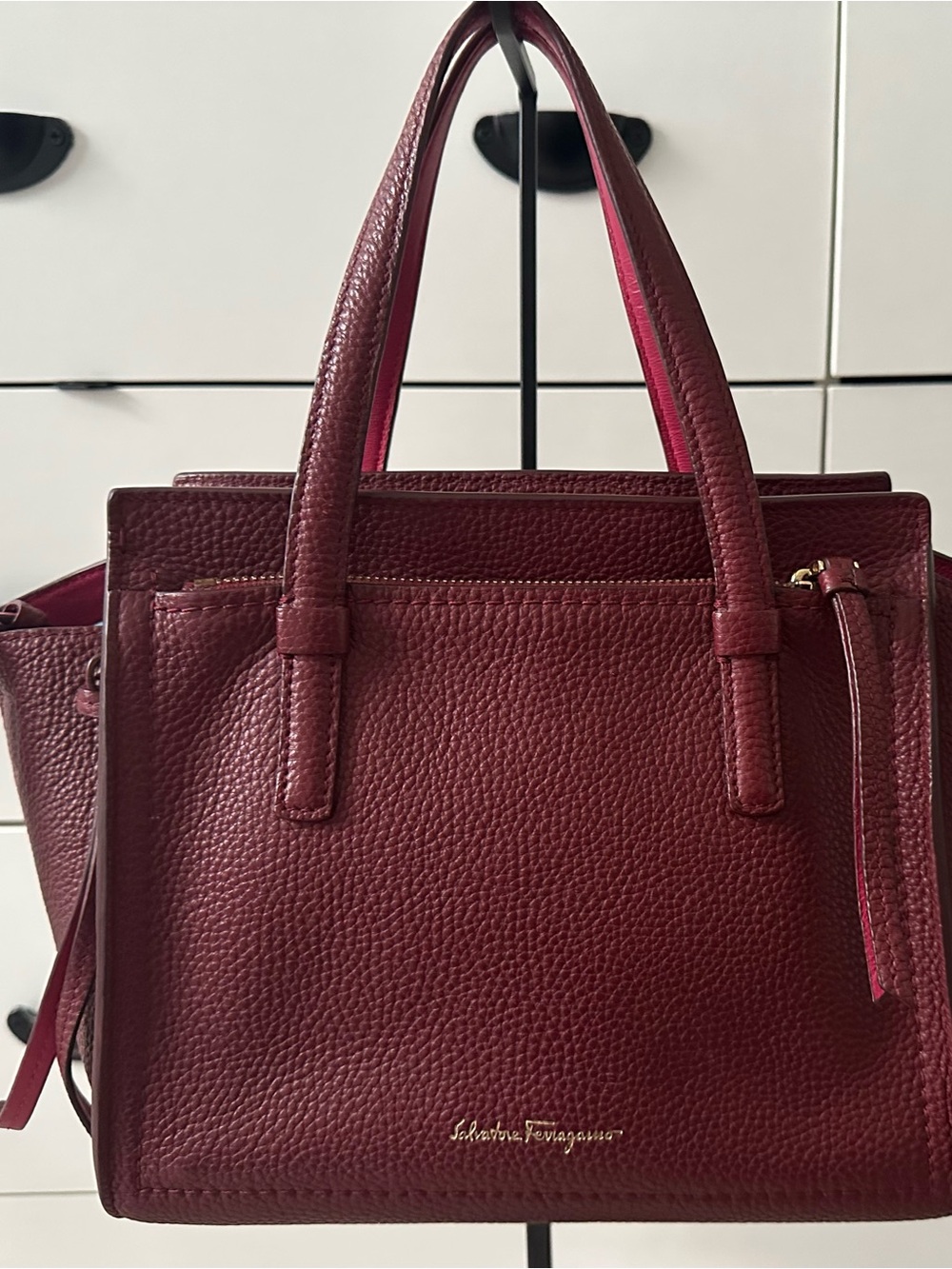 Salvatore Ferragamo Textures Leather Tote bag (Authentic)